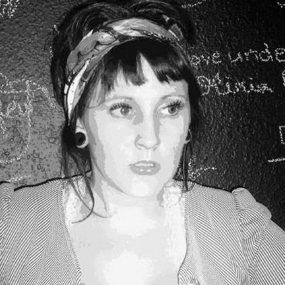 Meet your Posher, Olivia - Picture 1 of 1